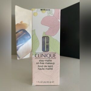 Clinique Stat-Matte Oil-Free Makeup Foundation,1 OZ/ 30 ML, WN 122 Clove (D) NEW